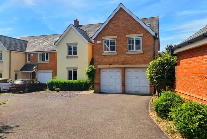 Detached House To Rent In Heol Tre Forys, Penarth, CF64