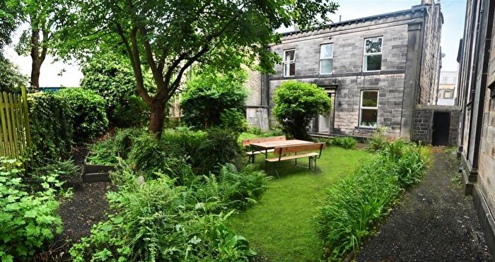4 Bedroom Link Detached House To Rent In Hope House, Cheetham Street, Hebden Bridge, HX7