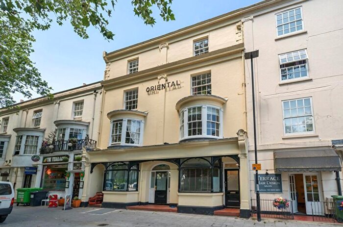2 Bedroom Flat To Rent In Queens Terrace, Southampton, Hampshire, SO14