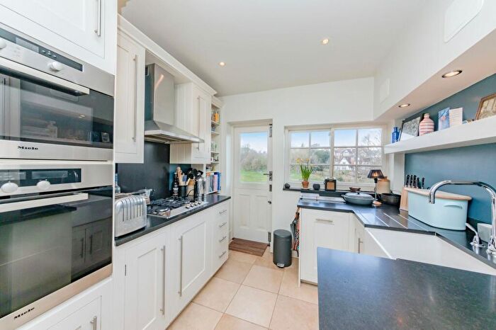 2 Bedroom Terraced House For Sale In New Road, Lewes, BN7