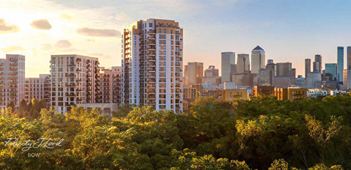 2 Bedroom Flat To Rent In Maple Mews, London, E3