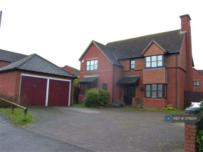 4 Bedroom Detached House To Rent In Linceslade Grove, Loughton, Milton Keynes, MK5