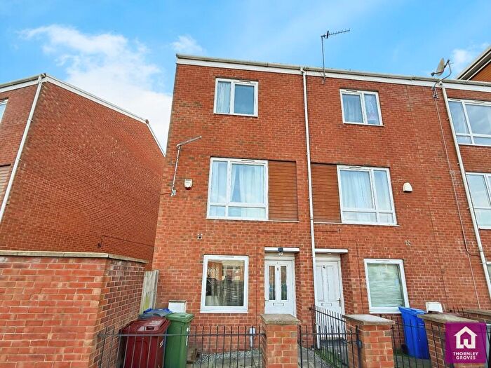 3 Bedroom End Of Terrace House To Rent In Guide Post Road, Grove Village, Manchester, M13