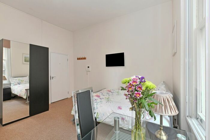 Studio To Rent In Cromwell Road, London, SW7