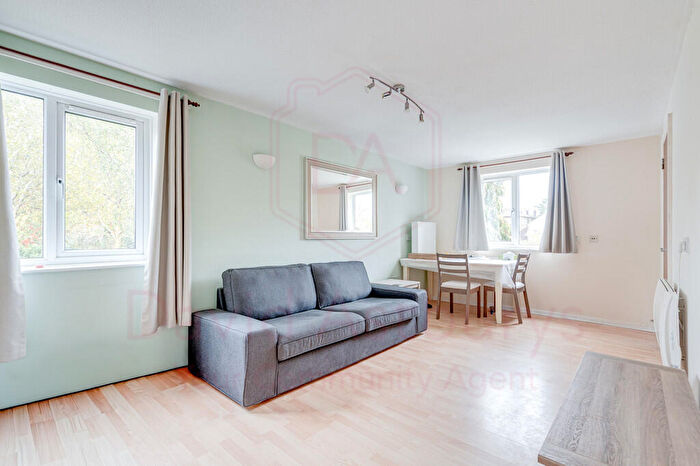 2 Bedroom Apartment To Rent In Chalice Court, Deanery Close, East Finchley, N2