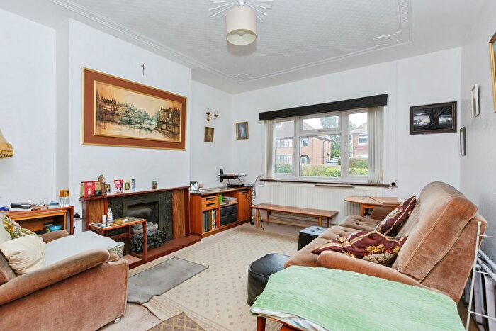 2 Bedroom Bungalow For Sale In The Fairway, Blaby, Leicester, Leicestershire, LE8