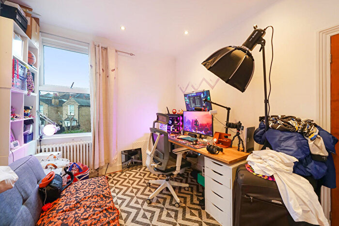 3 Bedroom Terraced House For Sale In Bedroom House For Sale In Catford, SE6