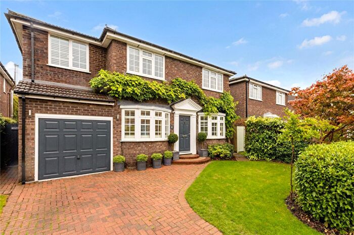5 Bedroom Detached House For Sale In Cochrane Place, Windlesham, Surrey, GU20