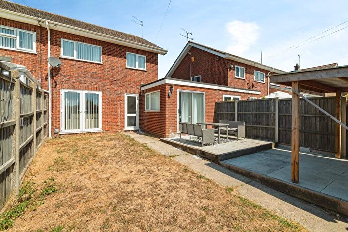3 Bedroom Semi-Detached House For Sale In Rosedale Gardens, Belton, Great Yarmouth, NR31