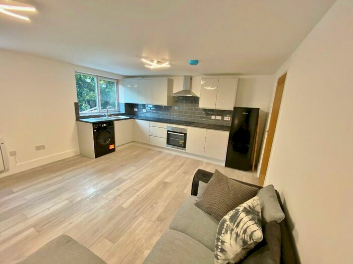 2 Bedroom Apartment To Rent In Kenilworth Road, Coventry, CV4