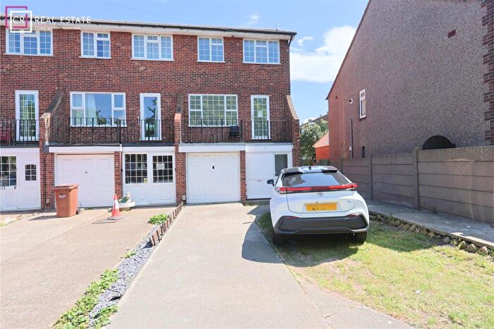 5 Bedroom Town House To Rent In Marlborough Road, Gillingham, ME7