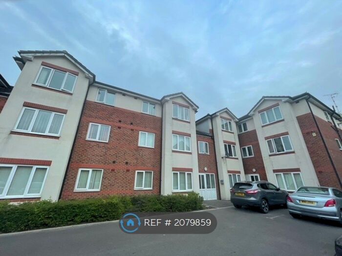 2 Bedroom Flat To Rent In Reservoir Gardens, Worsley, Manchester, M28