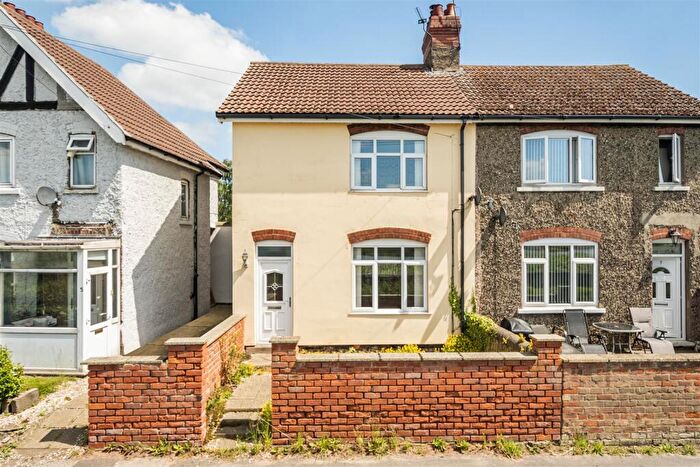 2 Bedroom Cottage To Rent In Ward Cottages, Skelton, DN14