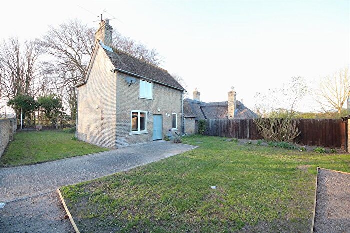 2 Bedroom Detached House To Rent In Arnolds Farmhouse, Cambridge, CB22
