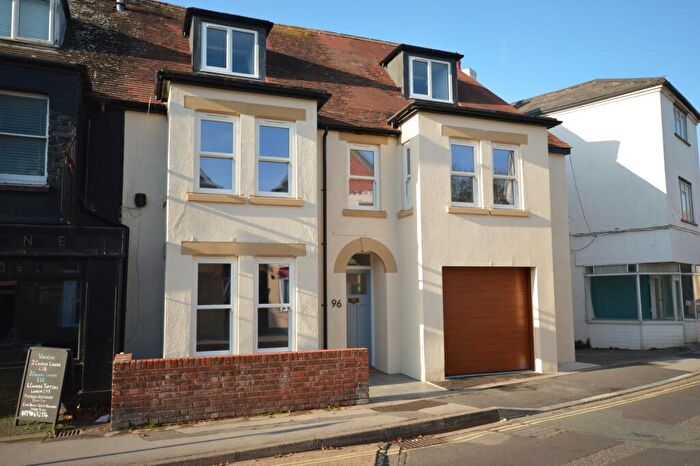 5 Bedroom House To Rent In High Street, Milford On Sea, Lymington, Hampshire, SO41