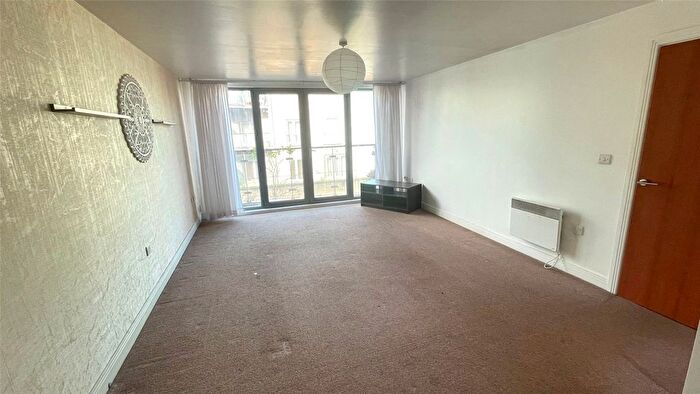 2 Bedroom Flat For Sale In Worsdell Drive, Gateshead, Tyne And Wear, NE8