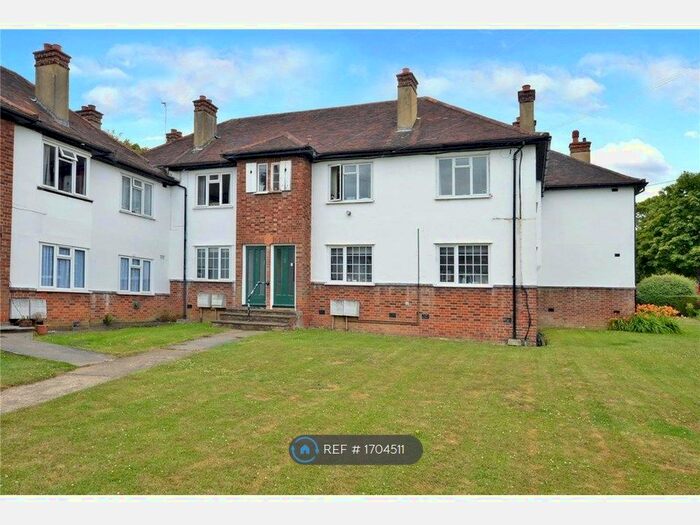 2 Bedroom Maisonette To Rent In The Maisonettes, Sutton, SM1