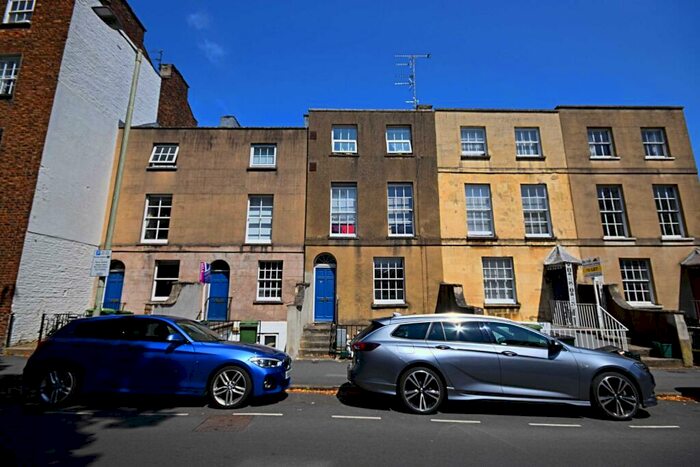 1 Bedroom Apartment To Rent In Clarence Street, Cheltenham, Gloucestershire, GL50