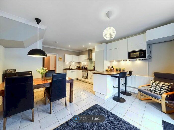 3 Bedroom Terraced House To Rent In Armstrong Drive, Worcester WR1