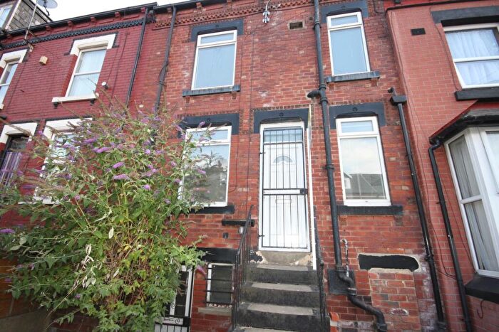 2 Bedroom Terraced House To Rent In Ashton Terrace, Leeds, LS8