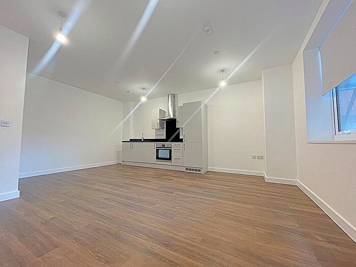 2 Bedroom Flat To Rent In Victoria Street, West Bromwich, B70