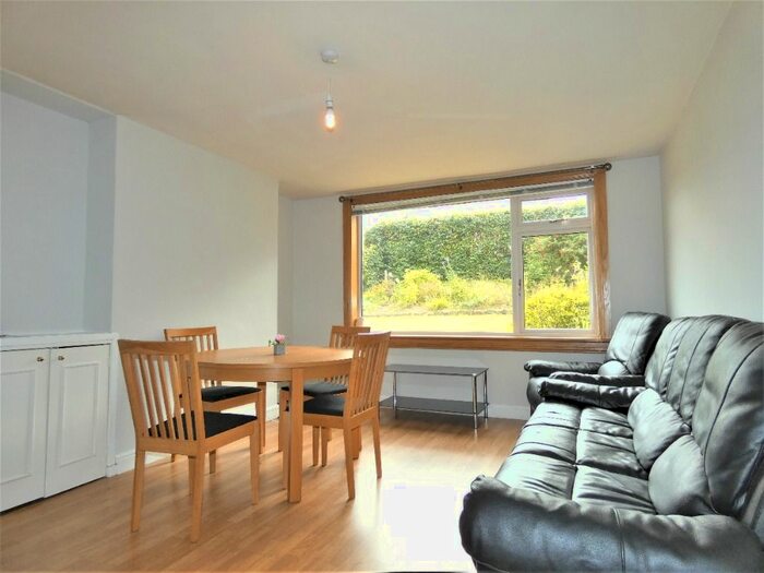 2 Bedroom Flat To Rent In Oxgangs Farm Drive, Oxgangs, Edinburgh, EH13