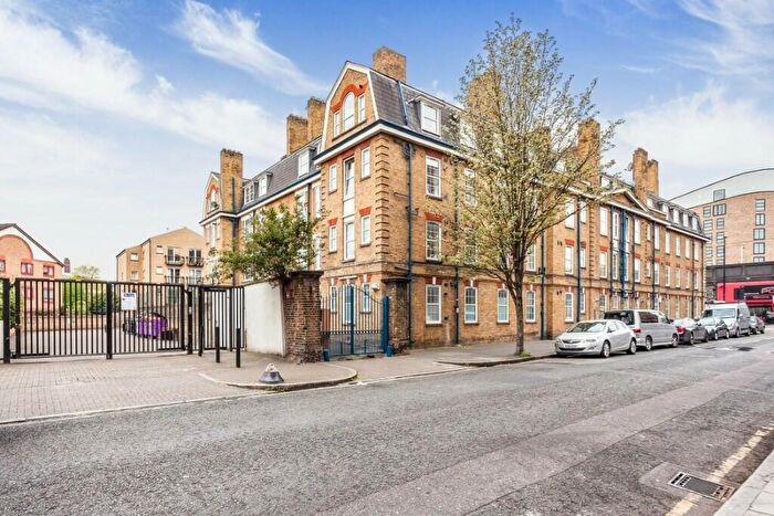 1 Bedroom Apartment To Rent In Millennium Place, Bethnal Green, London, E2