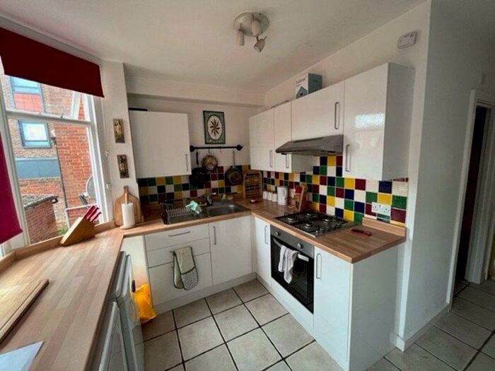 2 Bedroom Flat To Rent In Station Road West, Canterbury, CT2