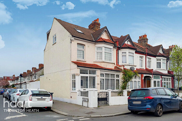 4 Bedroom Semi-Detached House For Sale In Nutfield Road, Thornton Heath, CR7