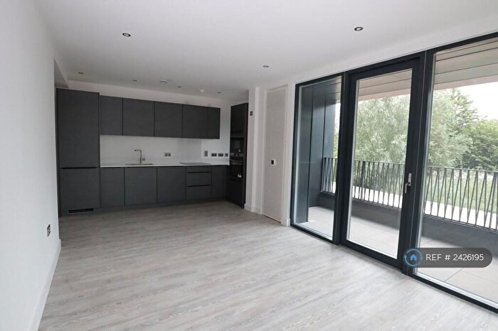 2 Bedroom Flat To Rent In Turing Way, Cambridge, CB3