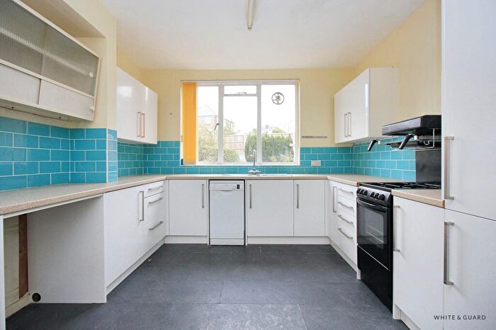 3 Bedroom Detached House For Sale In Bitterne Crescent, Bitterne, SO19