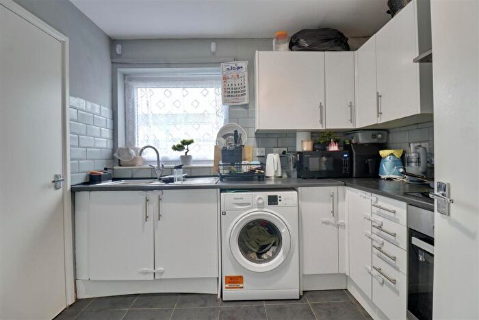 2 Bedroom Flat For Sale In Tudor Court, Regal Close, PO6
