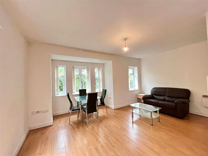 1 Bedroom Flat To Rent In Fairhope Avenue, Salford, M6