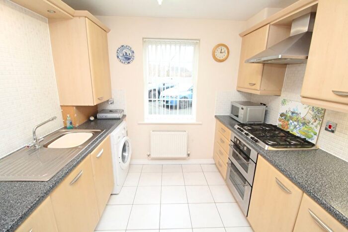 2 Bedroom Flat For Sale In Lock Keeper Close, Wigston, LE18