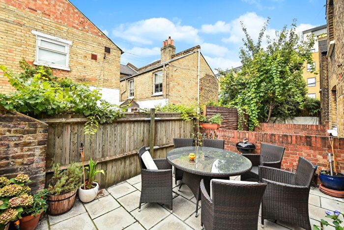 1 Bedroom Property To Rent In Medlar Street, London, SE5