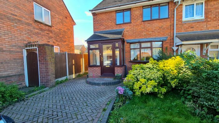 2 Bedroom Semi-Detached House To Rent In Abingdon Way, Walsall WS3