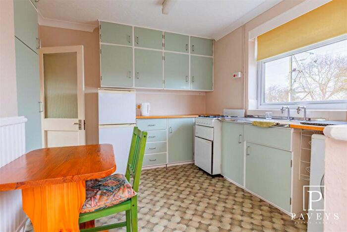 2 Bedroom Semi-Detached Bungalow For Sale In Rainham Way, Frinton-On-Sea, CO13