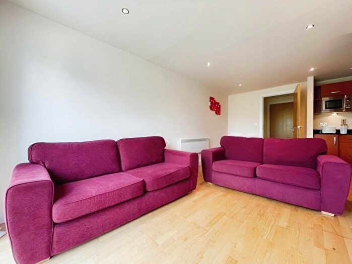 2 Bedroom Flat To Rent In Armouries Way, Leeds, West Yorkshire, Uk, LS10