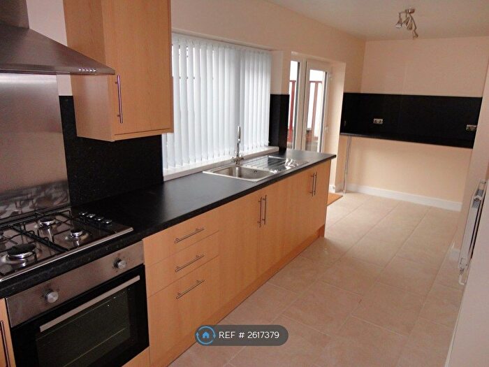 4 Bedroom End Terrace House To Rent In Beaconsfield Street, Neath, SA10
