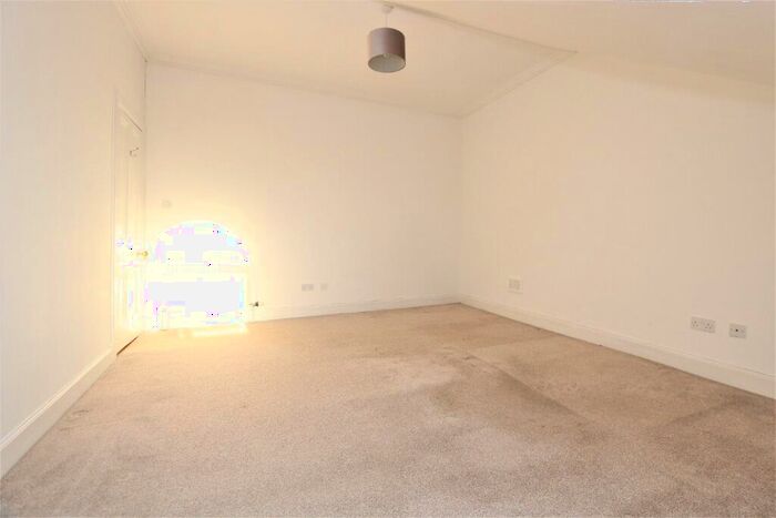 2 Bedroom Flat To Rent In Cleveden Crescent, Glasgow, Glasgow City, G12