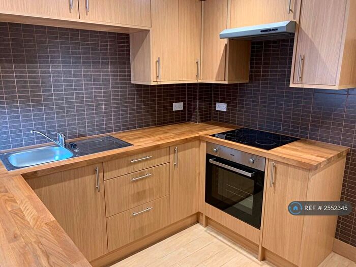 2 Bedroom Flat To Rent In Crabton Close Road, Bournemouth, BH5