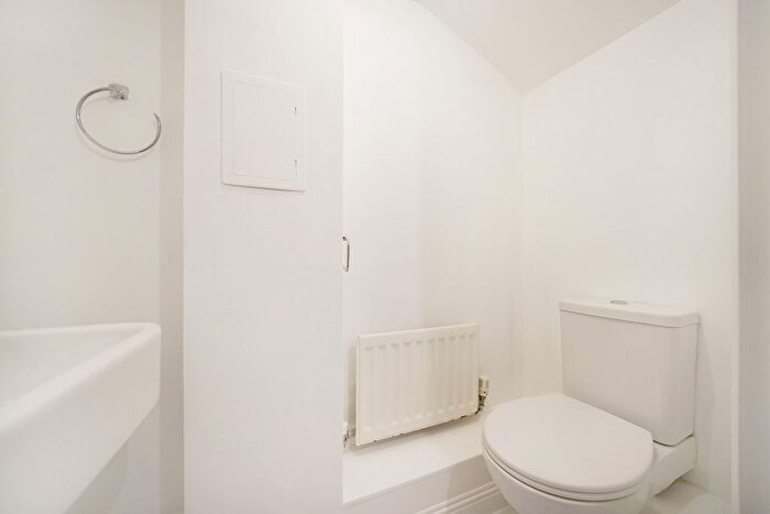 4 Bedroom Terraced House To Rent In Church Hill Road, Barnet, EN4