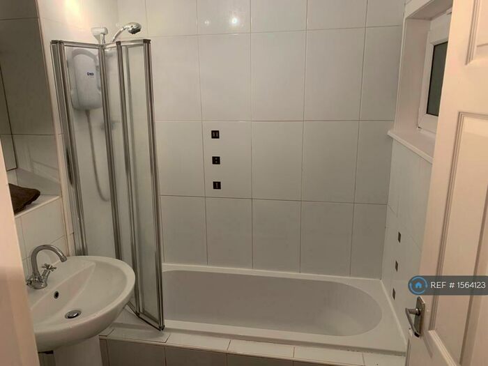 2 Bedroom Flat To Rent In Cedar Road, Cumbernauld, Glasgow, G67