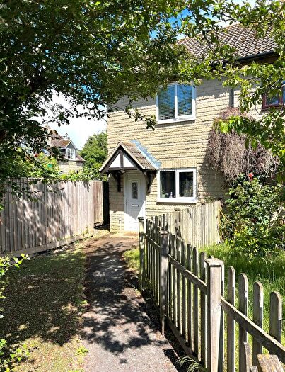 2 Bedroom Semi-Detached House To Rent In Willowbrook, OX29