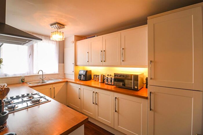 1 Bedroom Flat For Sale In Moorfield, Harlow, CM18