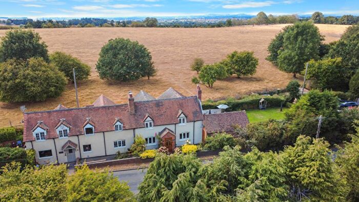4 Bedroom Semi-detached House For Sale In Hewell Lane, Tardebigge, Bromsgrove, B60