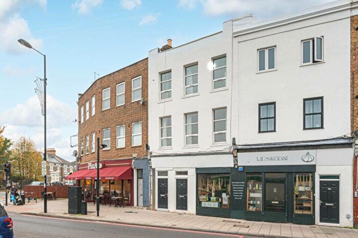 3 Bedroom Flat To Rent In Brockley Rise, Honor Oak Park, London, SE23