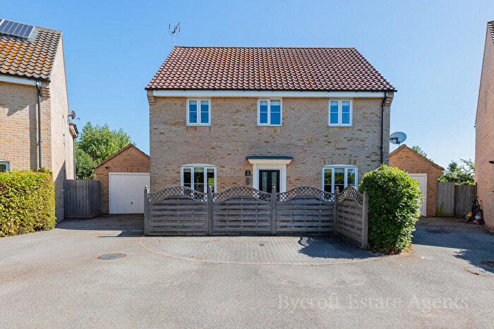 4 Bedroom Detached House For Sale In Meadowsweet Road, Caister-on-sea, NR30