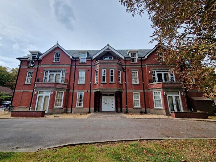 3 Bedroom Flat To Rent In Greenmount Lane, Bolton, BL1