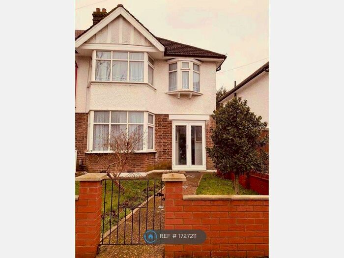 3 Bedroom Semi-Detached House To Rent In Morden Way, Sutton, SM3